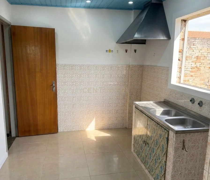 Moradia T7 com Enorme Potencial em Lote Total de 5.611 m² - Image 2
