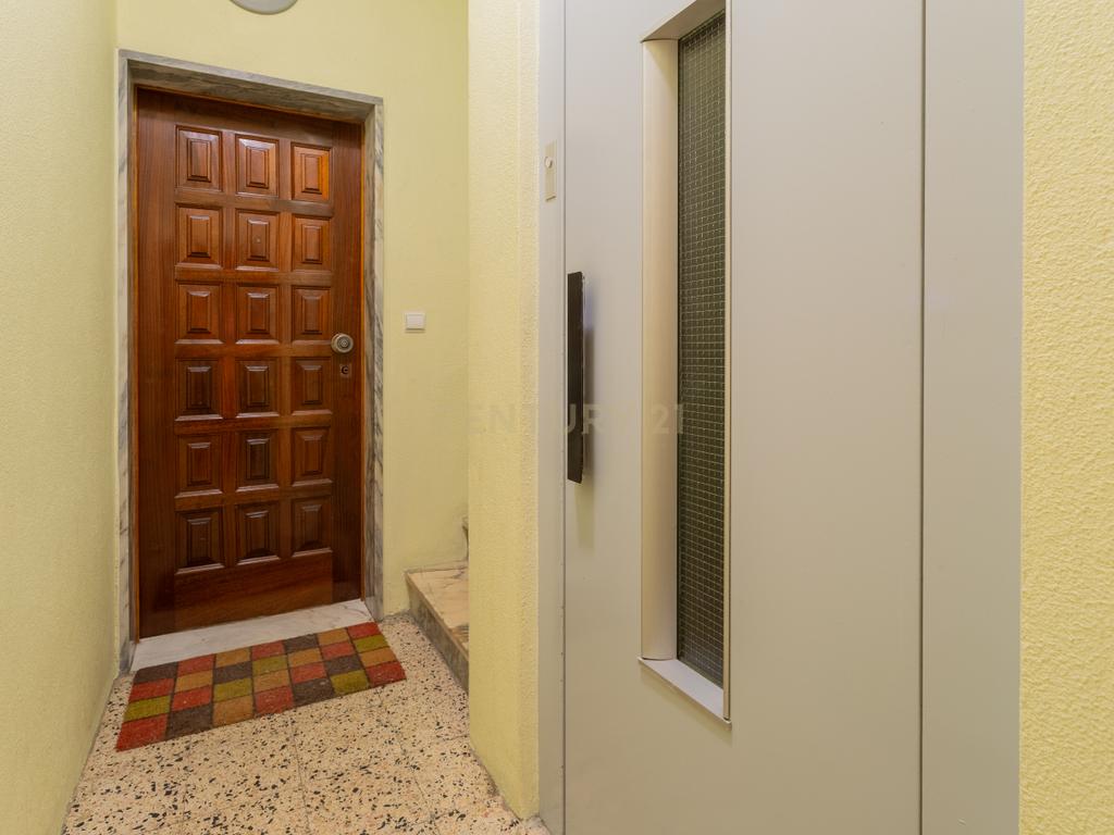 Apartamento T4 convertido em T3 - Centro do Barreiro - Image 34
