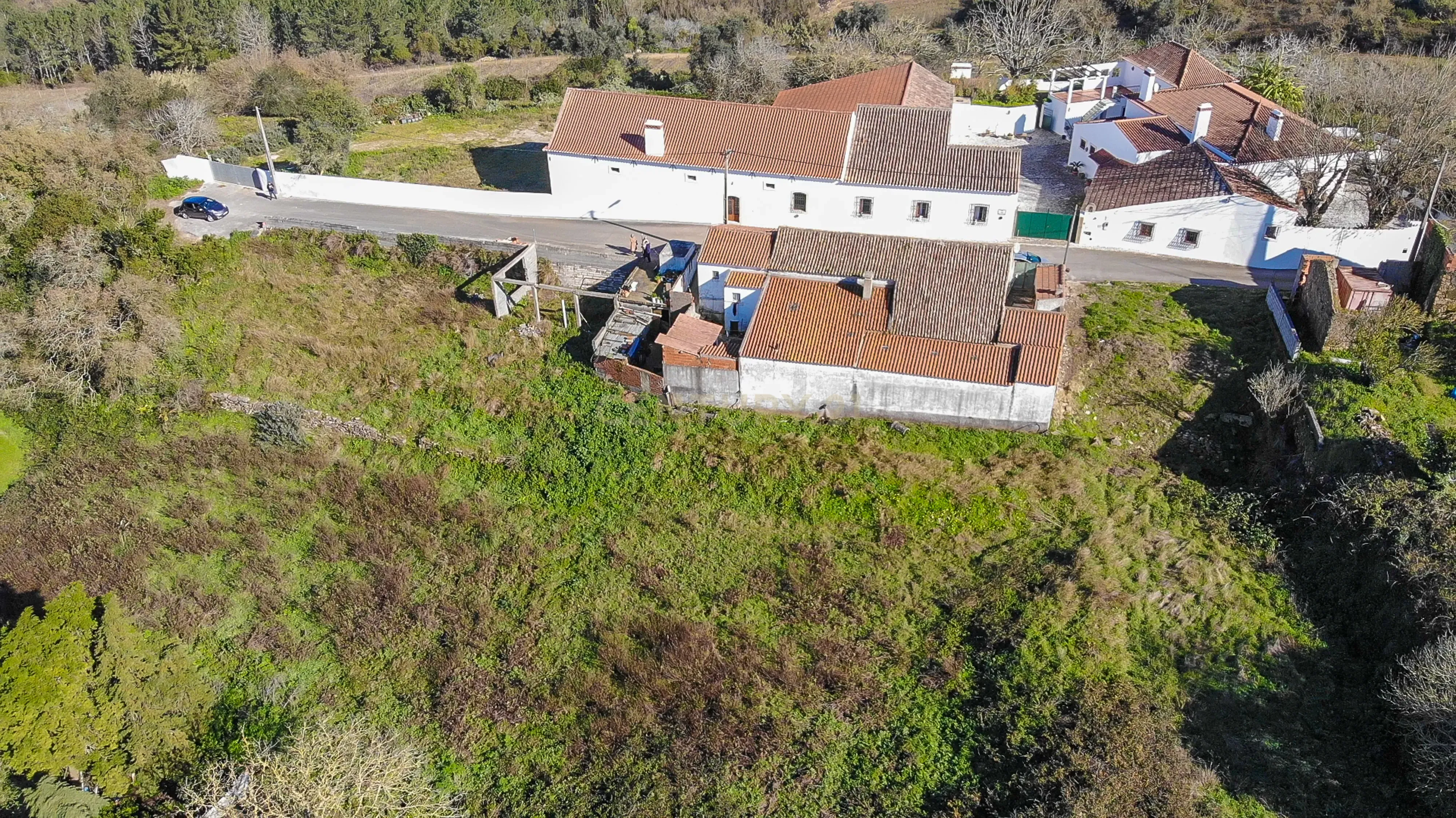 Ruina com terreno de cerca de 4000 m2, a 40 minutos de Lisboa - Image 3