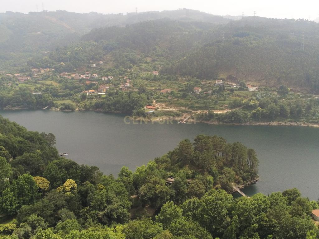  Moradia Térrea com Piscina | Braga - Gerês - Image 3