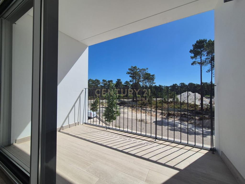 T2 novo, 2 generosas varandas, parqueamento e arrecadação, prédio de 2023 – Quinta do Pinhão, Verdizela - Image 10
