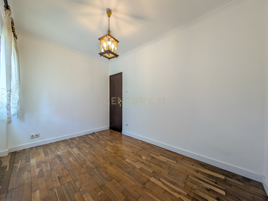 Pinhal Palmeira - Moradia Bifamiliar + Moradia T2 com Armazém em Terreno de 1.010 m² - Image 17