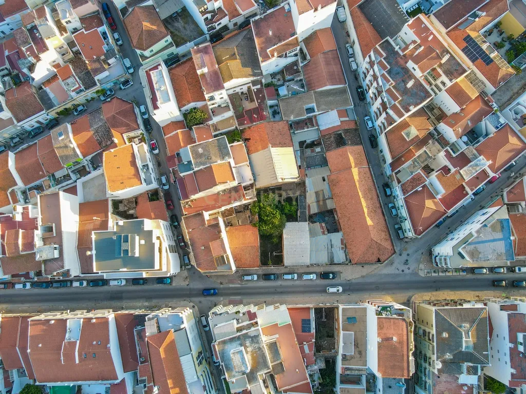 Ruína com 200m² no centro de Portimão - INVESTIMENTO - Image 13