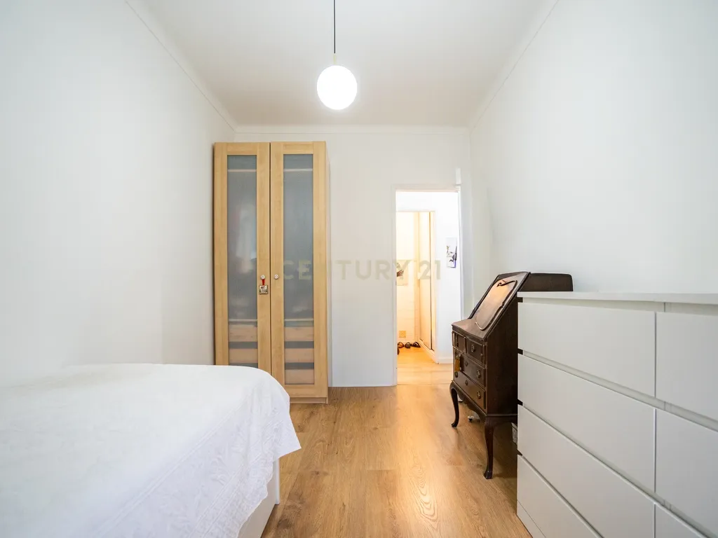 Apartamento T3 Transformado em T2 - Logradouro e Garagem BOX - Junto ao Tribunal e Parque Municipal - Montijo - Image 16