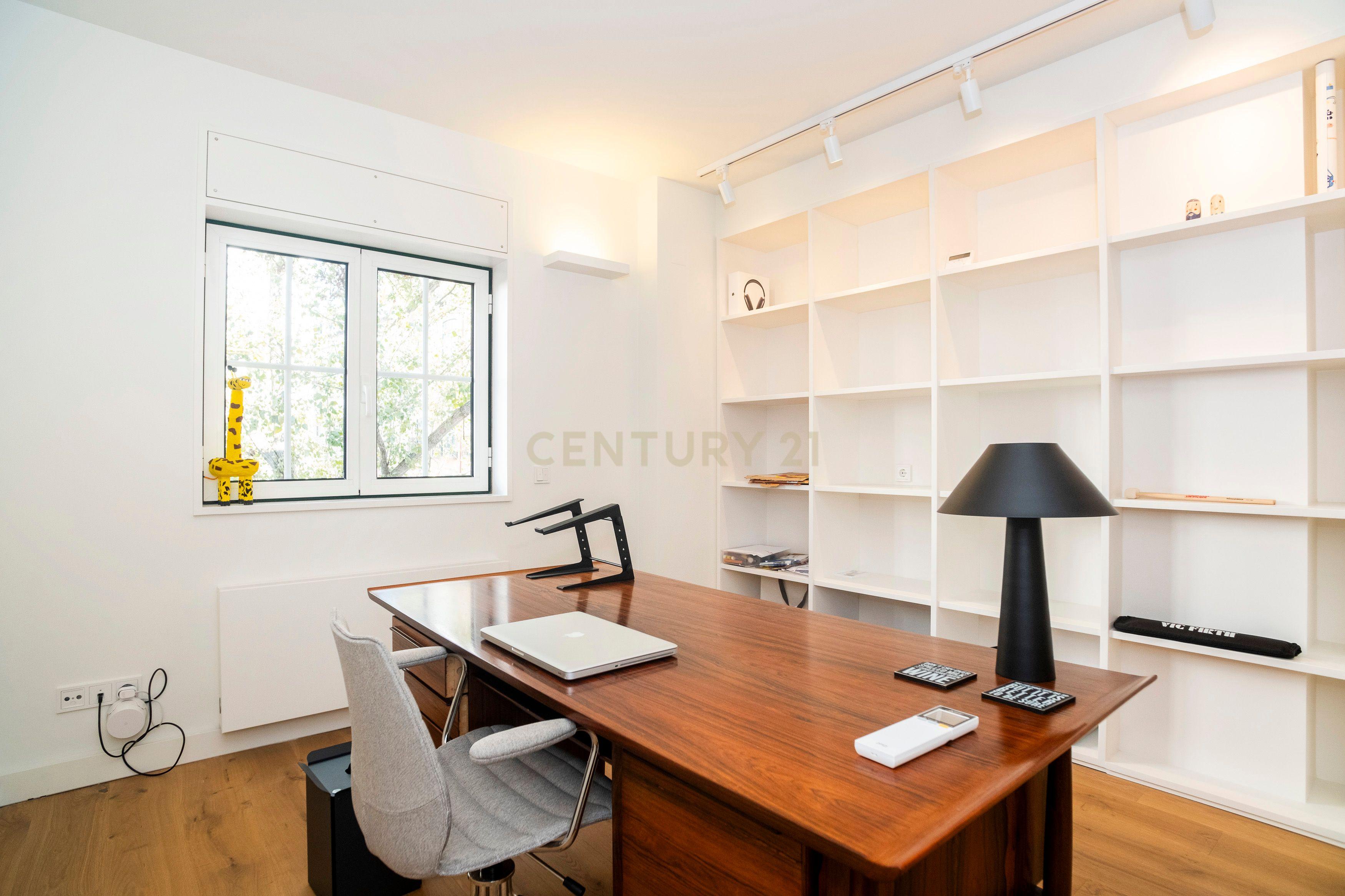 Apartamento T4+1 totalmente remodelado com Garagem no Príncipe Real - Image 3