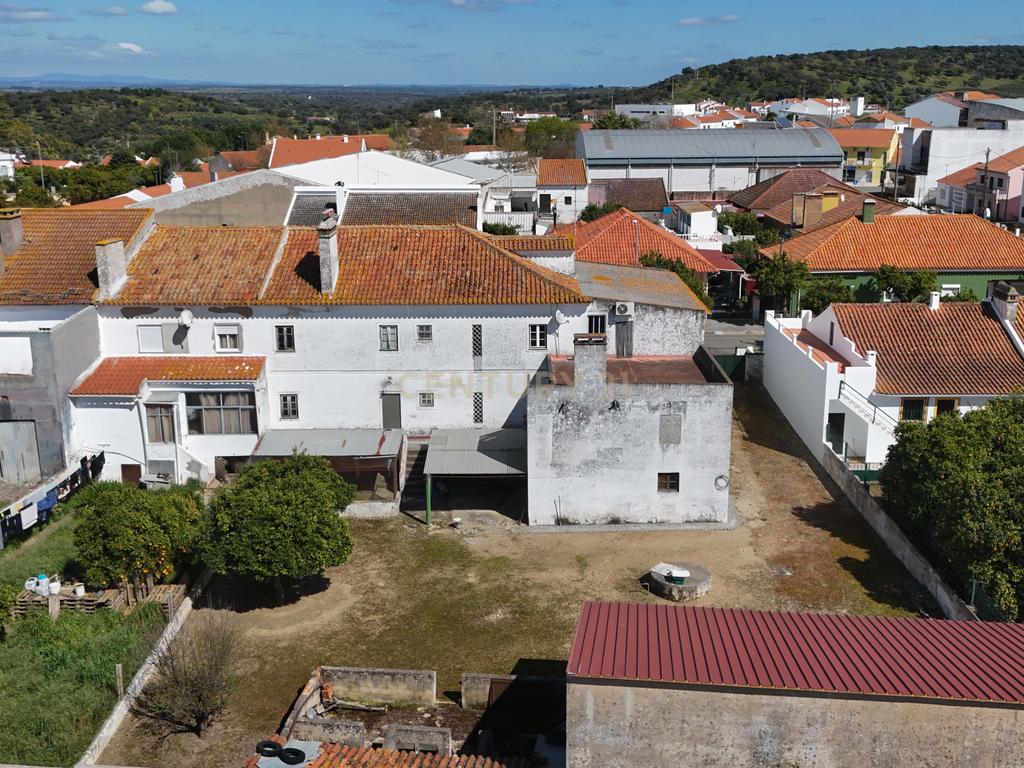 Moradia T6 com Jardim e Vista Panorâmica em Avis - Image 31