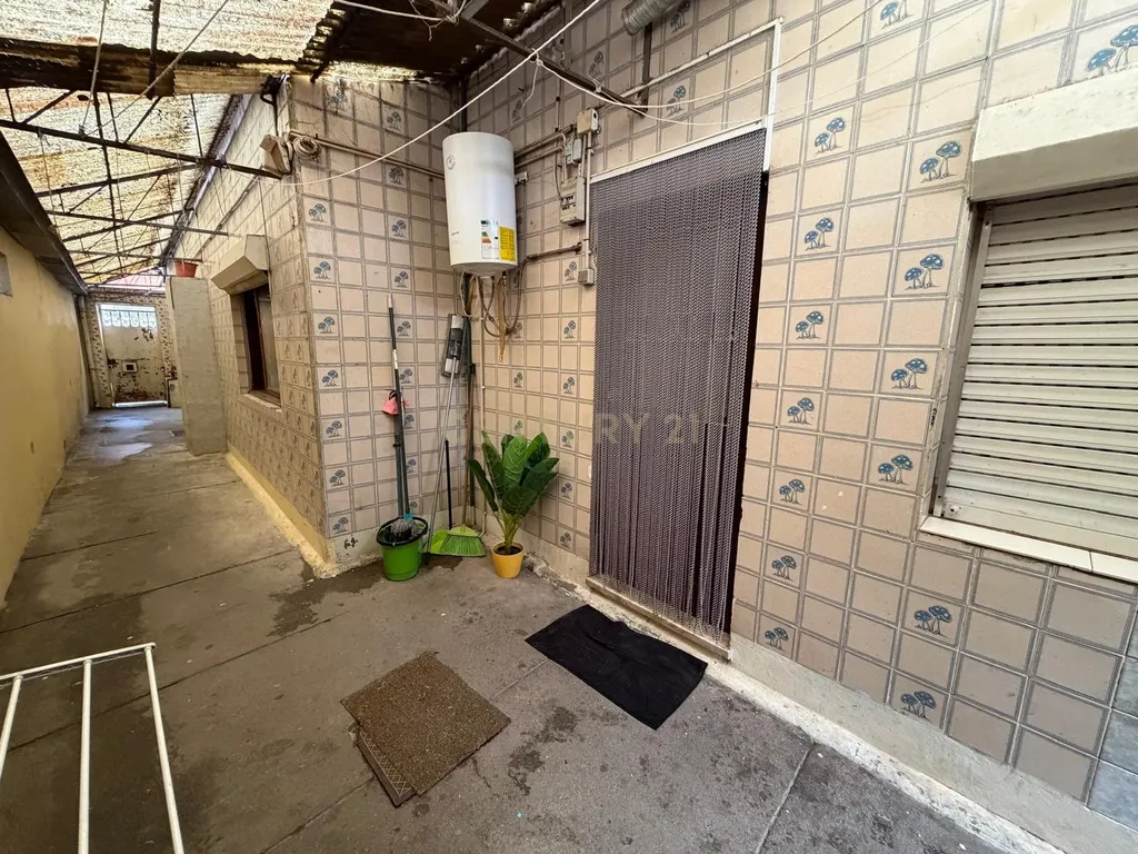 Moradia em Valadares para Restauro ou Reconstrução - Image 7