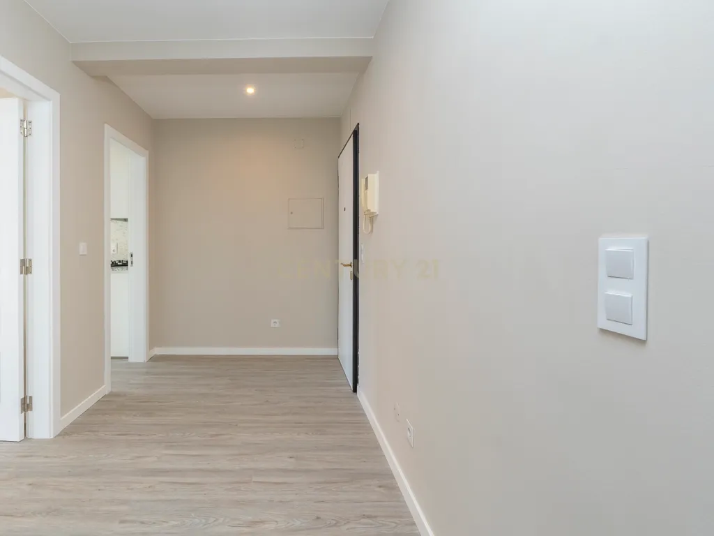 Apartamento Remodelado com Vista Mar na Ericeira, lugar de parqueamento - Image 38