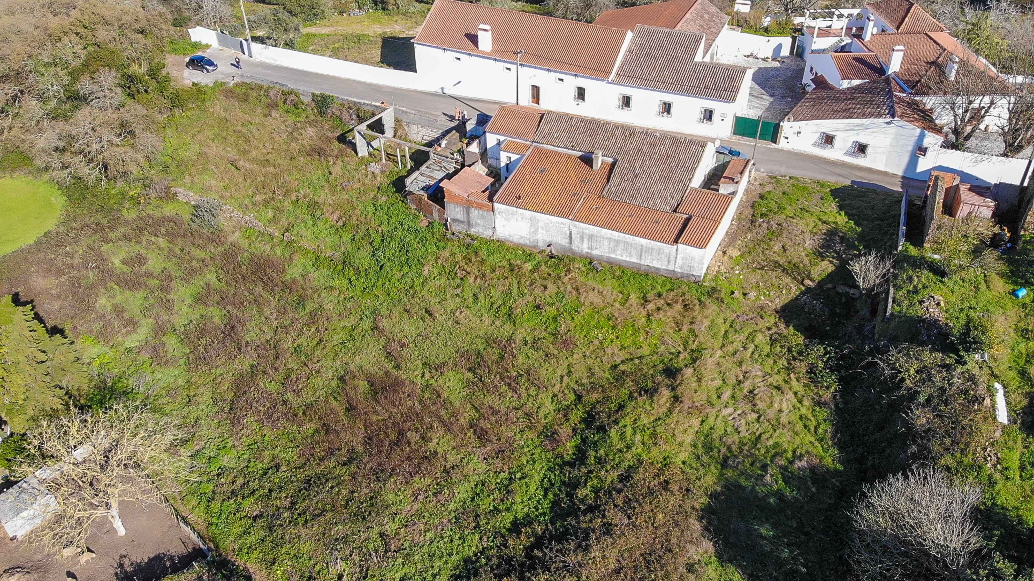 Ruina com terreno de cerca de 4000 m2, a 40 minutos de Lisboa - Image 4