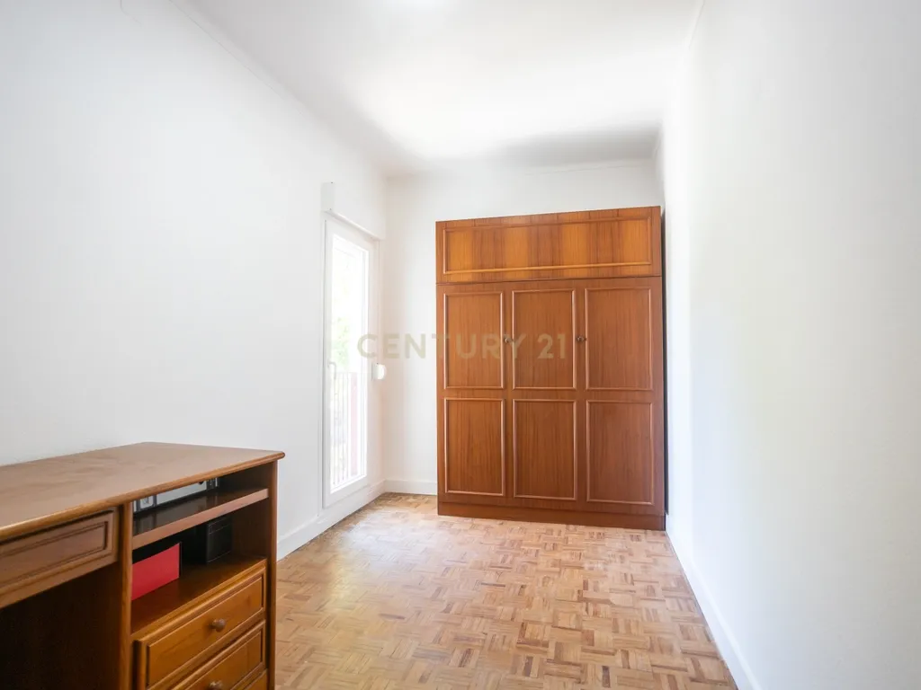 Quarto "A,B e C" mobilado, Mira Sintra – disponível 1 Agosto - Image 10
