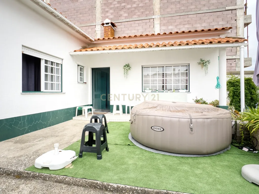 Linda Moradia T2 com Jardim e garagem a poucos kms de Martinho do Porto - Image 20