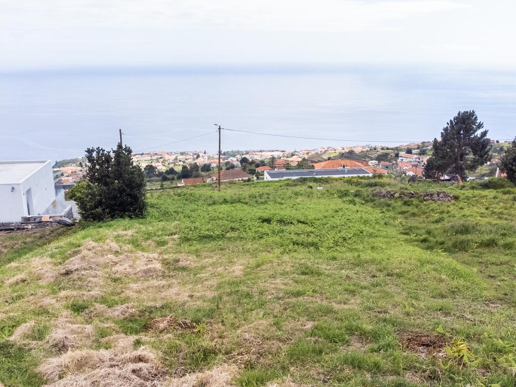 Fantástico terreno com vista mar na Calheta - Image 8