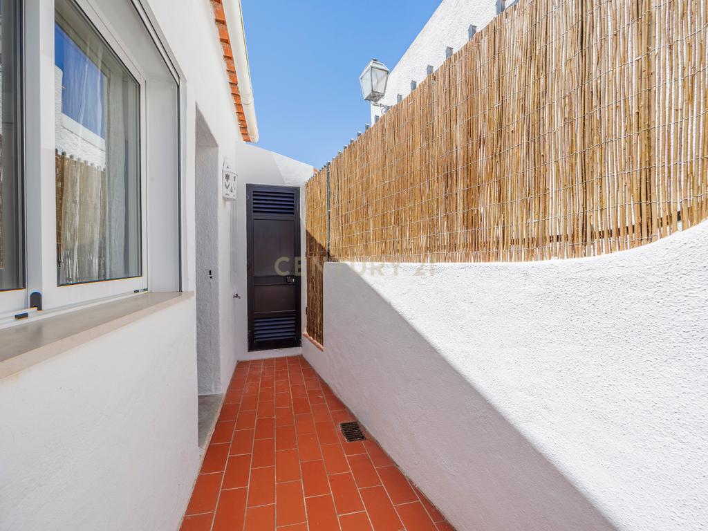 Apartamento Renovado T1 em Quarteira, Loulé - Oportunidade Única! - Image 15
