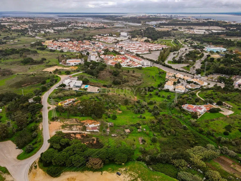 Setúbal - Terreno com capacidade construtiva (4.280m2) - Image 7