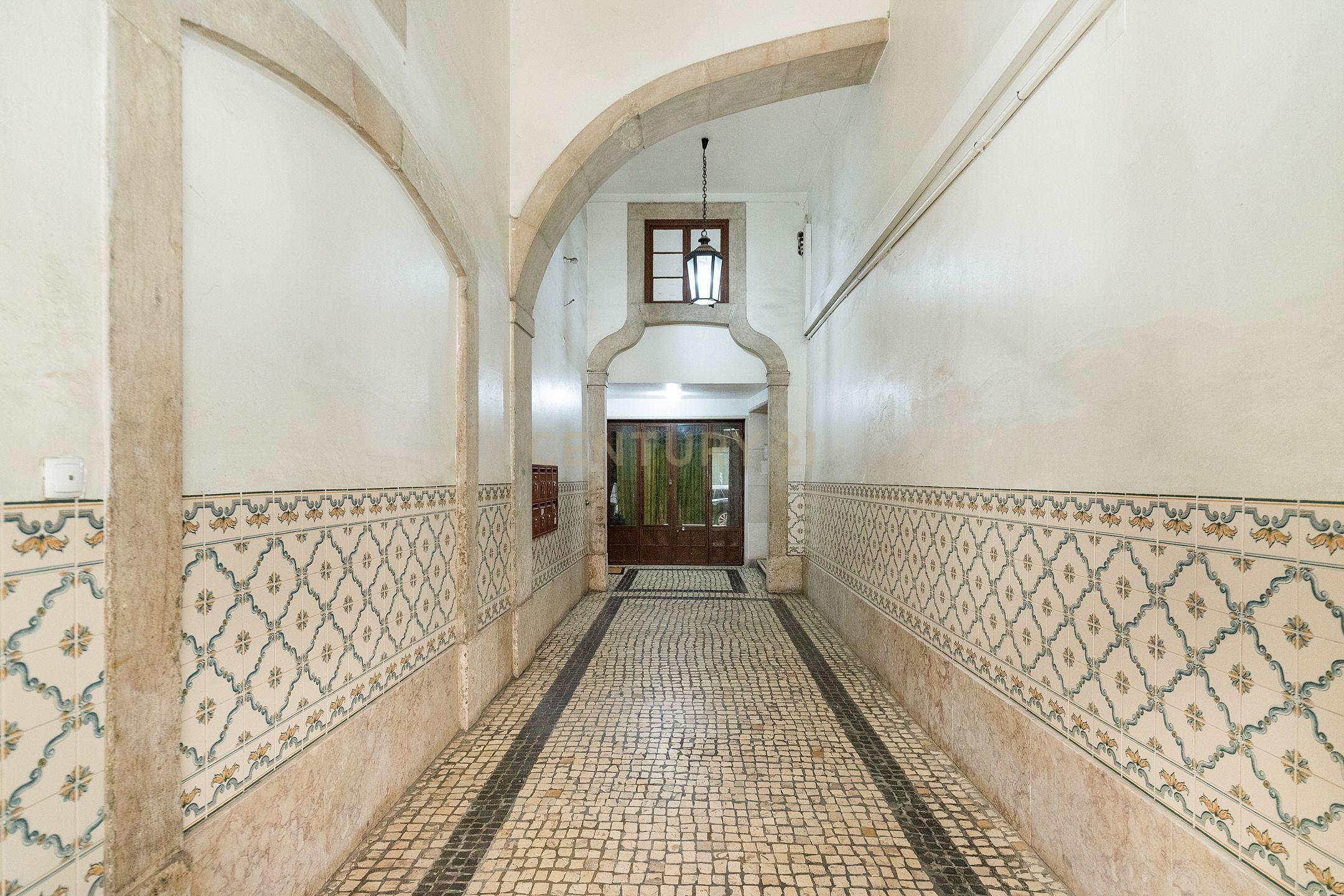 Andar em edifício pombalino, 300m2, Rua de São José (jto ao teatro Tivoli) - Image 6