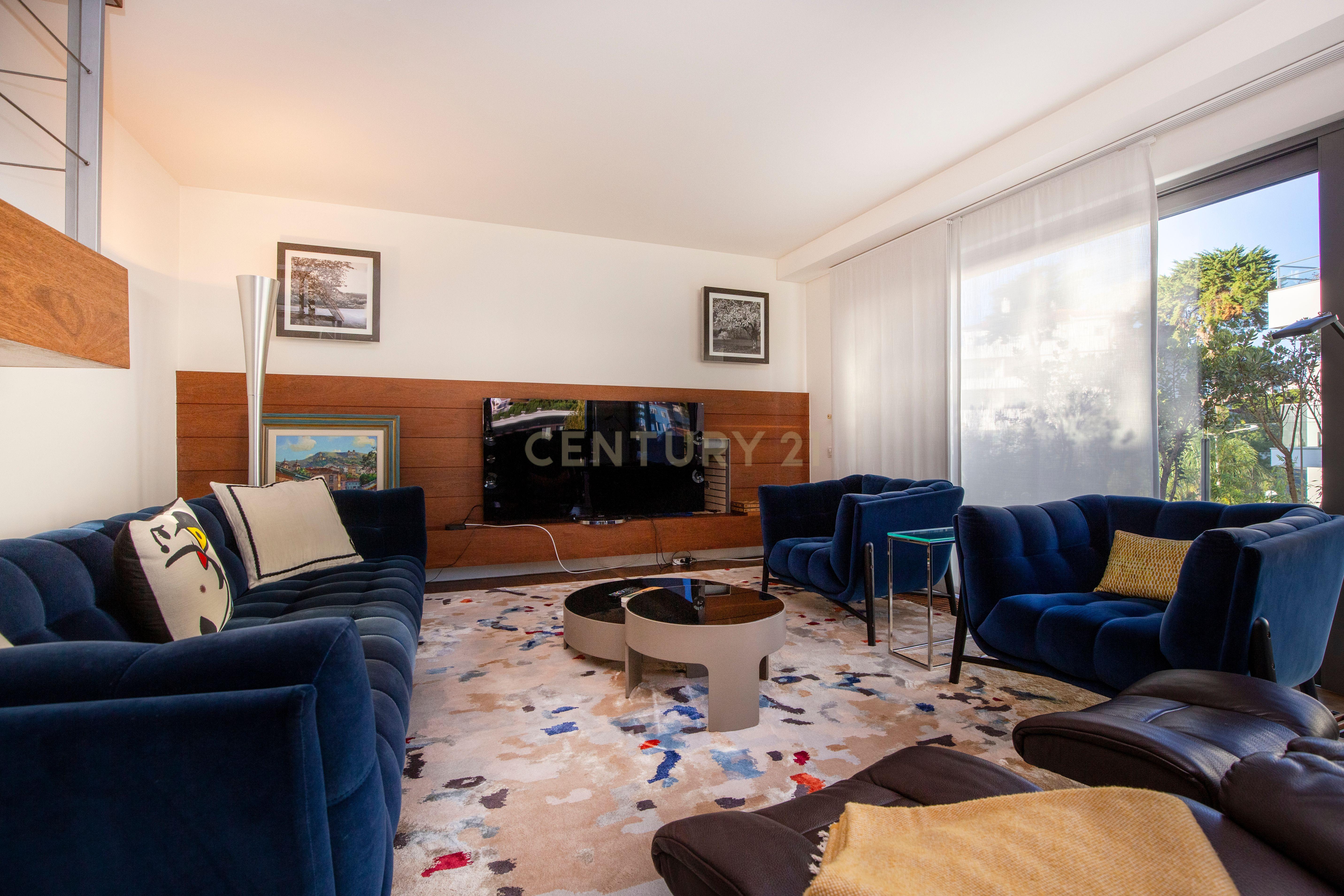Apartamento T4 duplex em condomínio localizado no centro do Estoril - Image 10