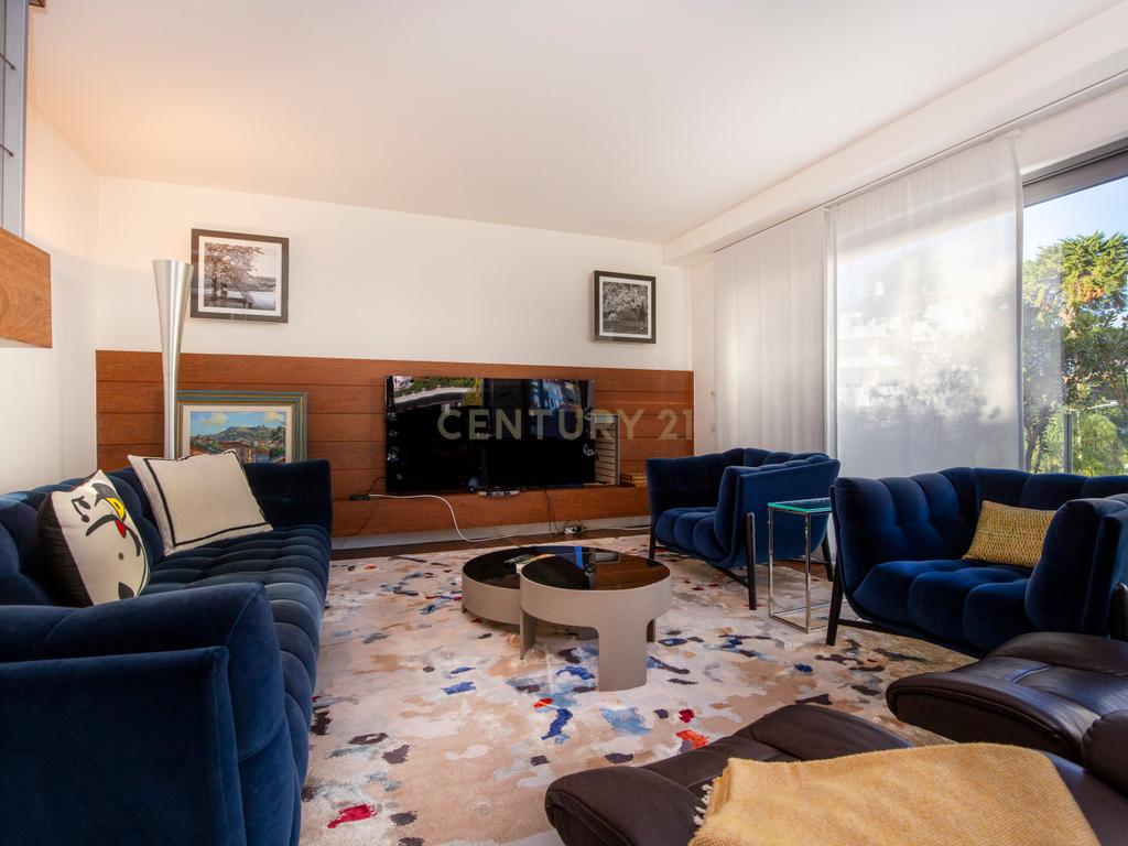 Apartamento T4 duplex em condomínio localizado no centro do Estoril - Image 10
