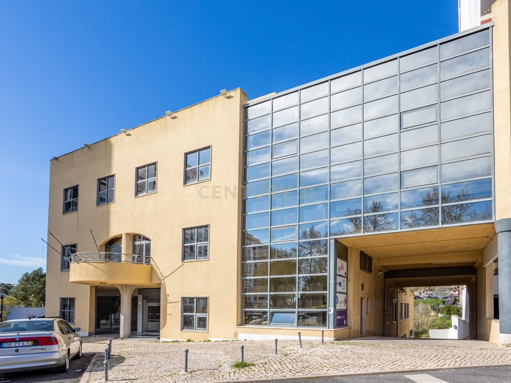 Edifício Comercial em Carnaxide - 5 Pisos - Image 2