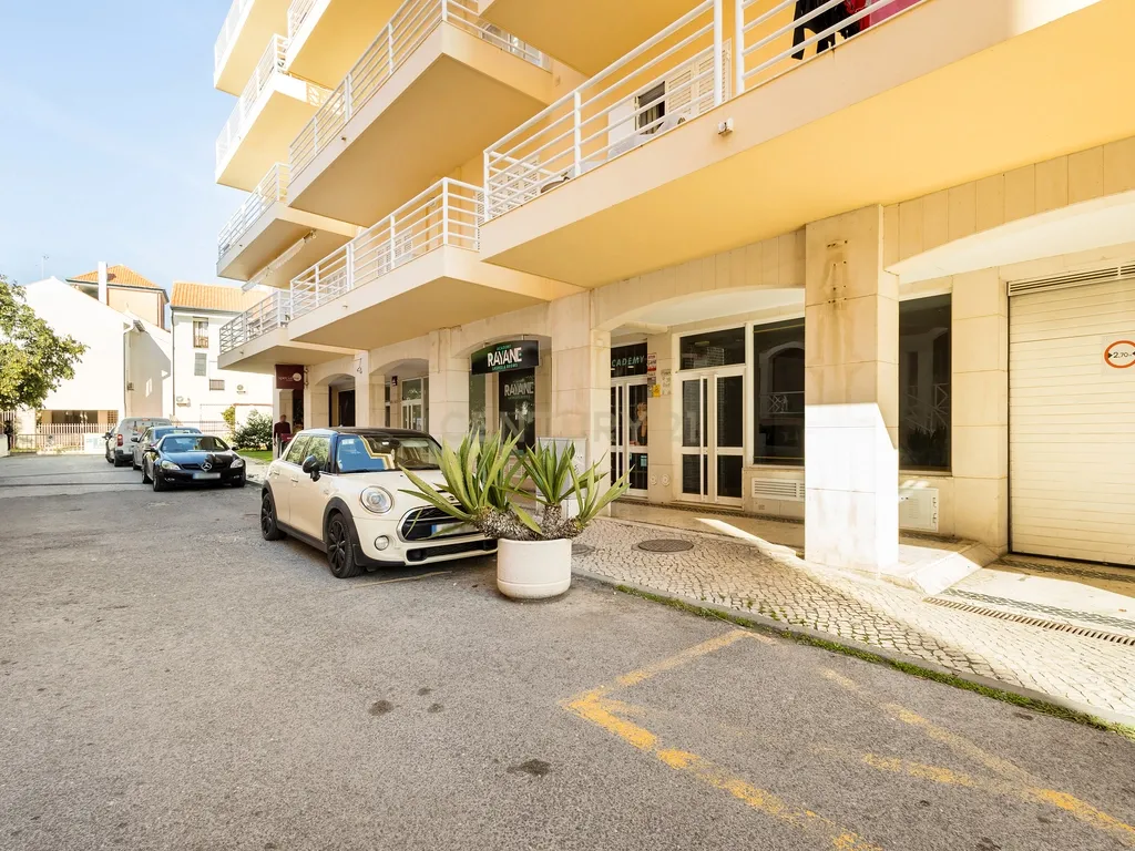 Loja Comercial no Coração de Vilamoura – Oportunidade Imperdível! - Image 15