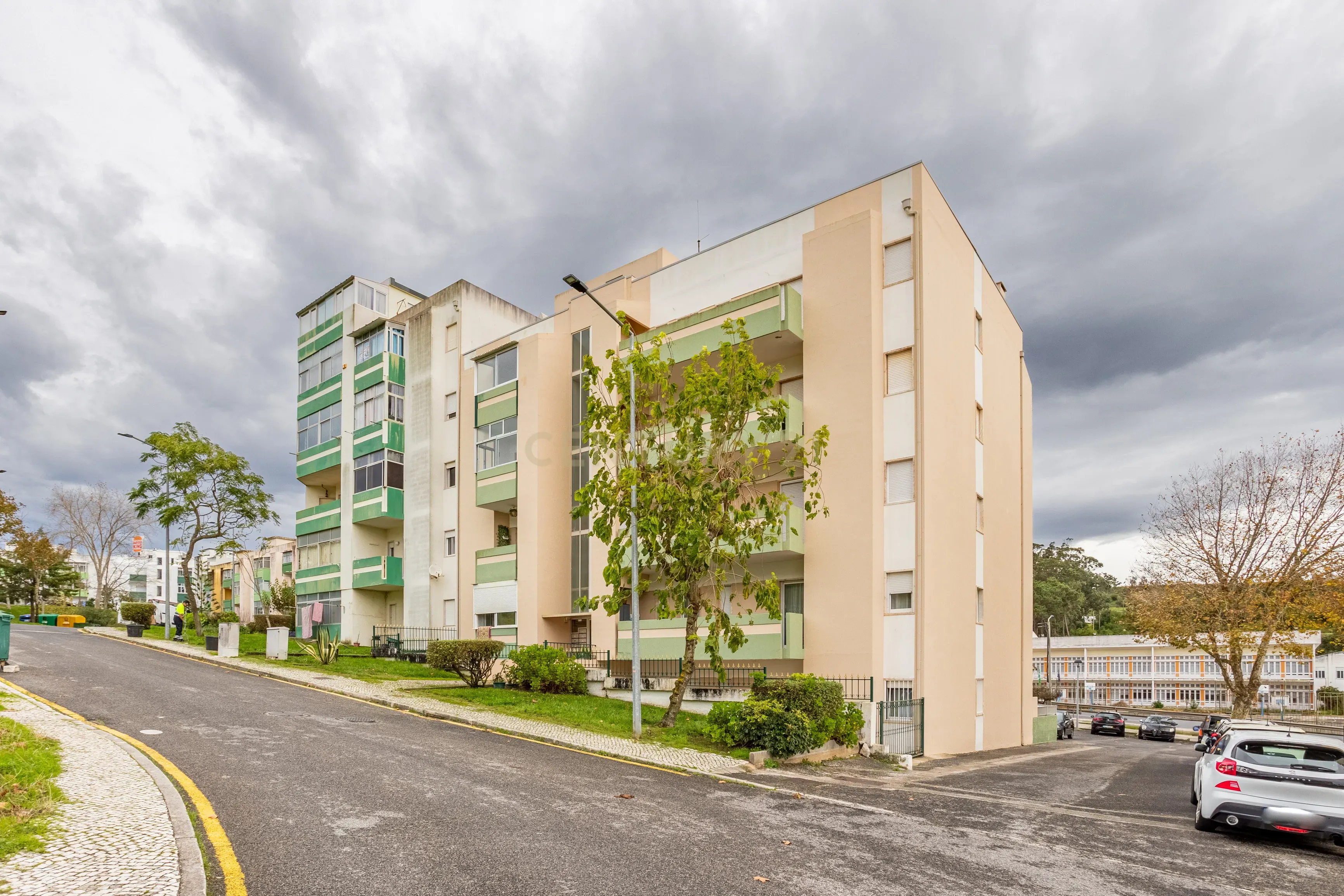 Apartamento T2 na Nazaré - Totalmente Remodelado com Vista Mar - Image 3