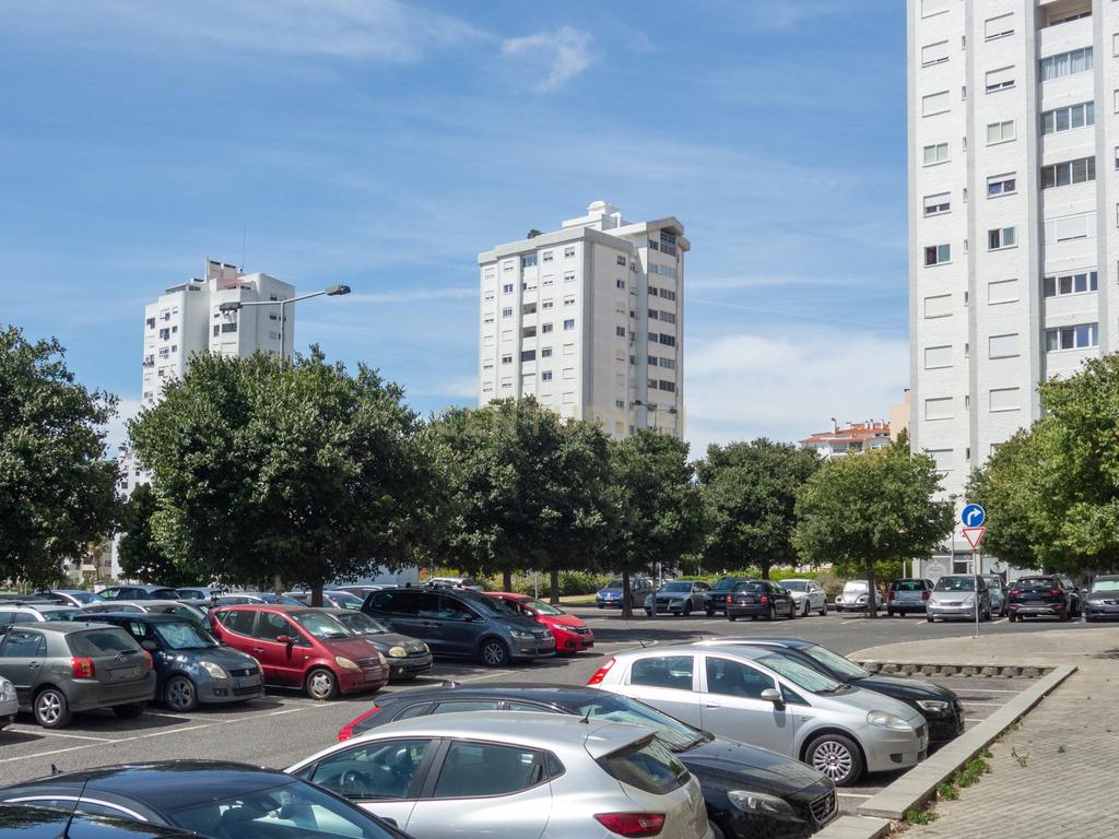 Apartamento T2 com vista mar, Parede - Cascais - Image 3