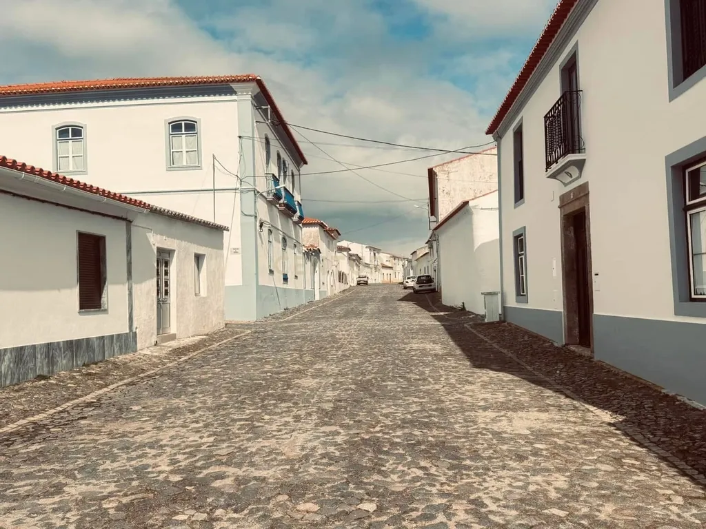 Oportunidade em Safara – Moradia para reconstruir com projeto incluído - Image 10