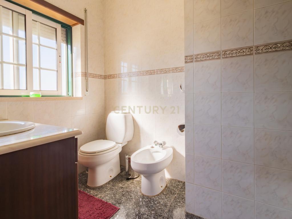 Moradia T5 com terreno - Image 24