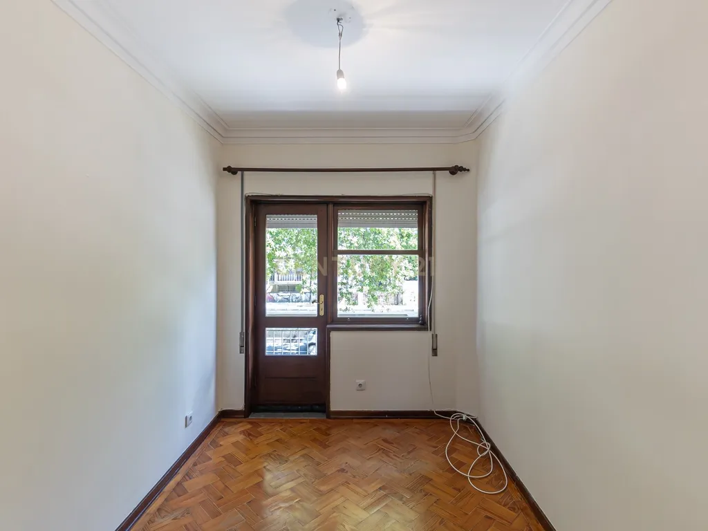 Andar Moradia T5 – Antas, Avenida Fernão de Magalhães – Porto - Image 21
