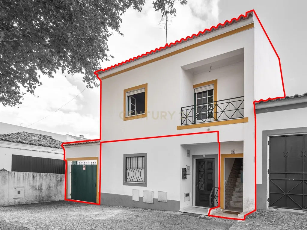 Moradia T2 no Centro de Évora (1º Andar) - Image 28
