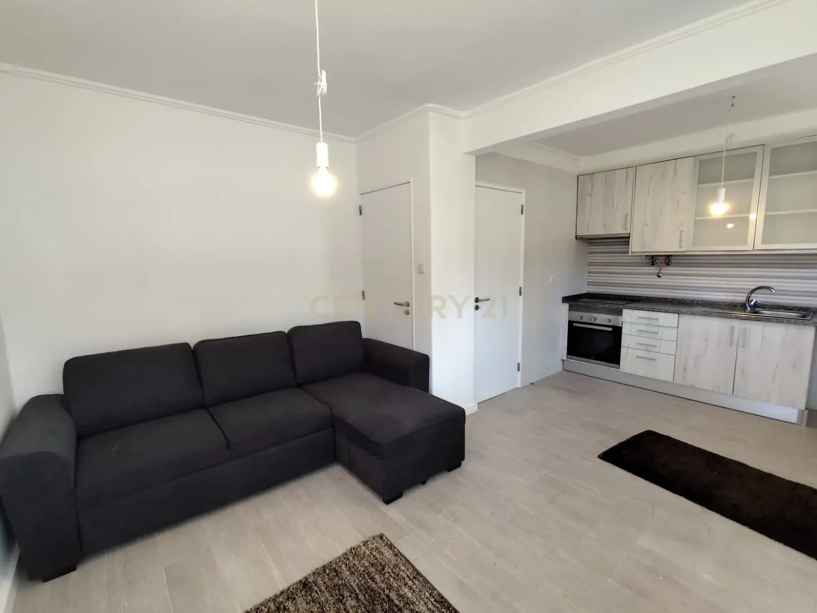 Apartamento T3 Convertido em T2 | Rua dos Jasmins, Queluz – Excelente Localização! - Image 1