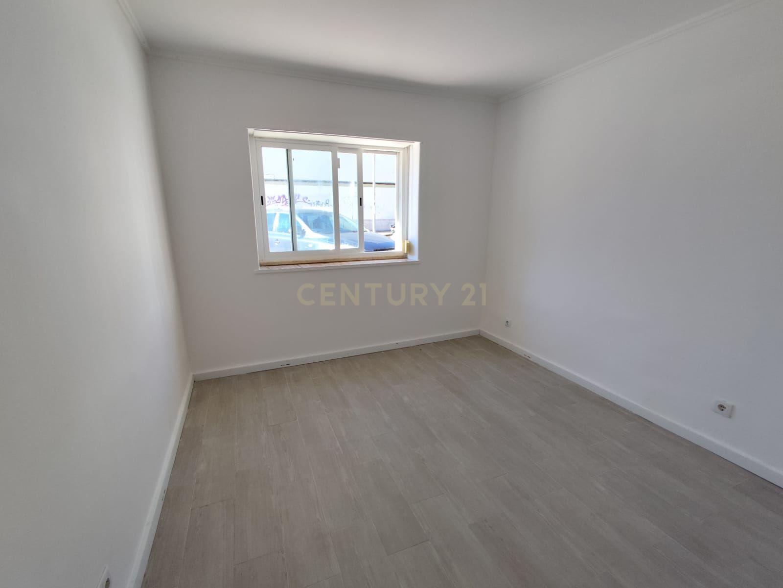 Apartamento T3 Convertido em T2 | Rua dos Jasmins, Queluz – Excelente Localização! - Image 7