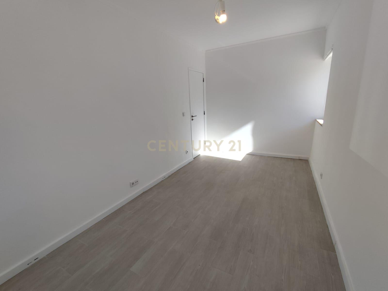 Apartamento T3 Convertido em T2 | Rua dos Jasmins, Queluz – Excelente Localização! - Image 10
