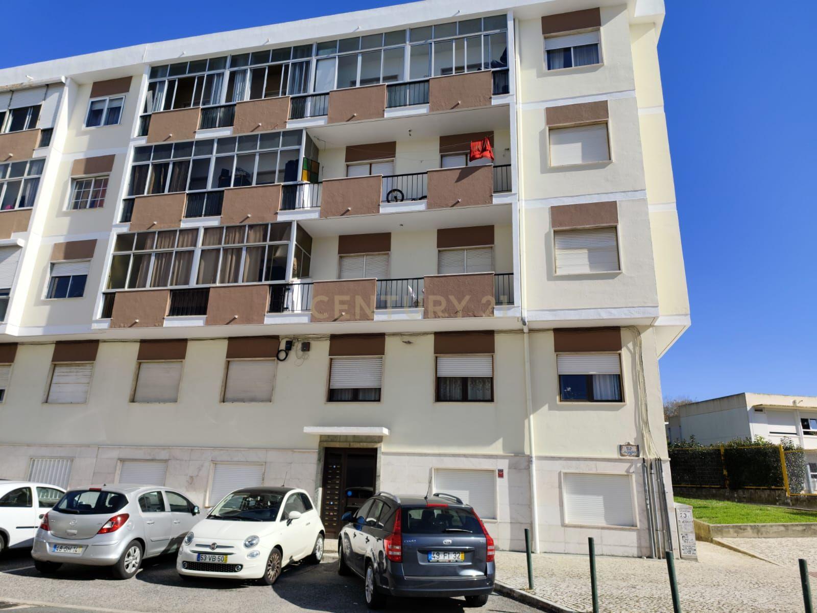 Apartamento T3 Convertido em T2 | Rua dos Jasmins, Queluz – Excelente Localização! - Image 12