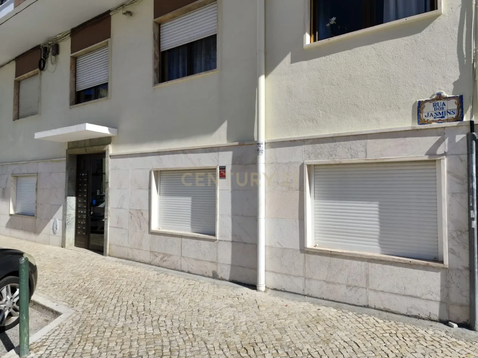 Apartamento T3 Convertido em T2 | Rua dos Jasmins, Queluz – Excelente Localização! - Image 11
