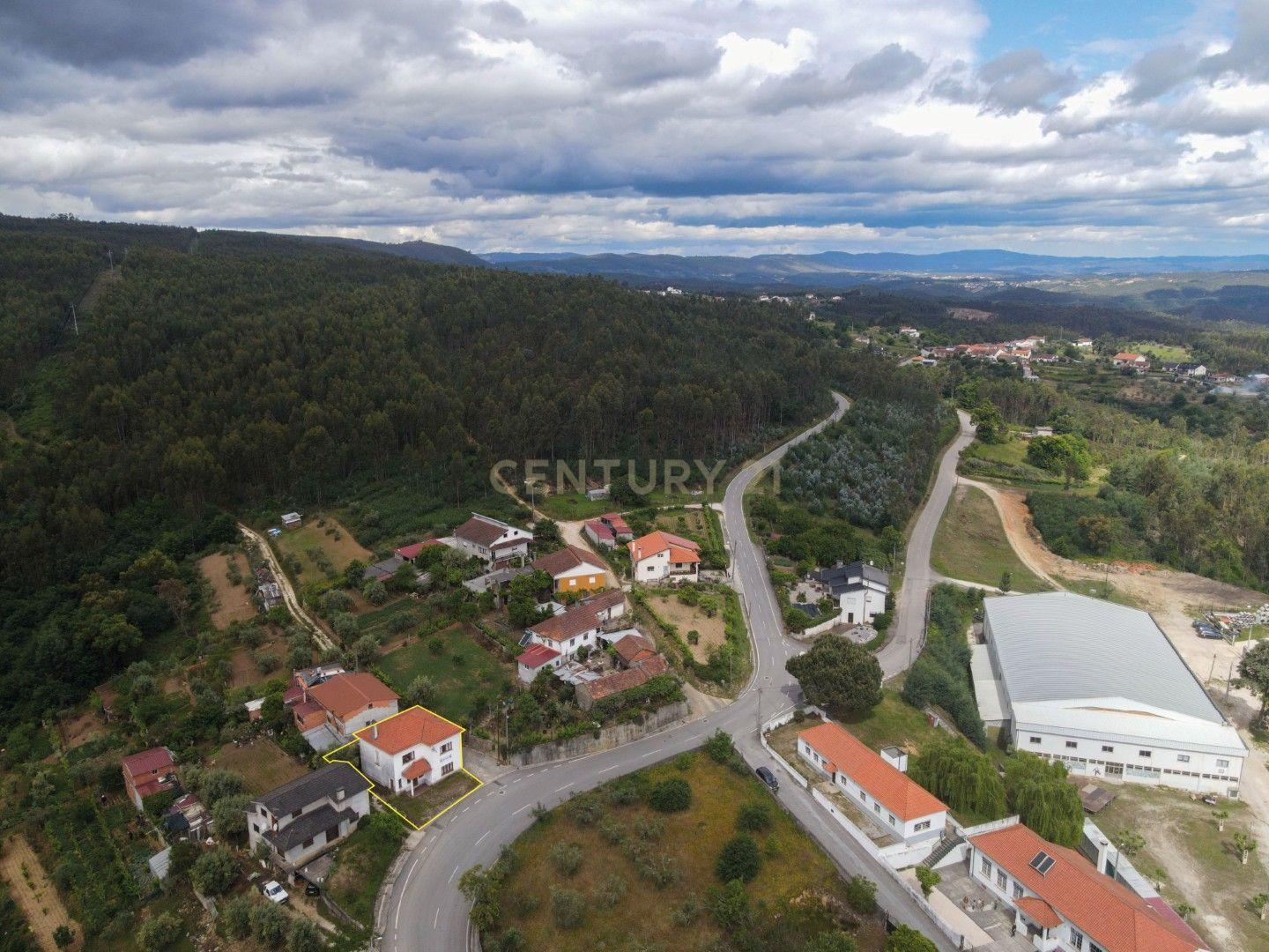 Fotografia 5 de Casa de Dois pisos com logradouro