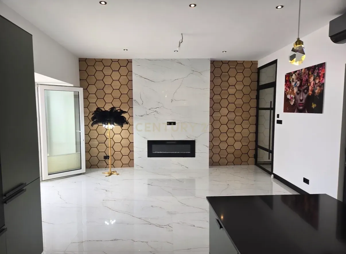 Fotografia 5 de Moradia de Luxo Renovada com Piscina, Vista Mar e estúdio para Rentabilização – Pêra, Algarve