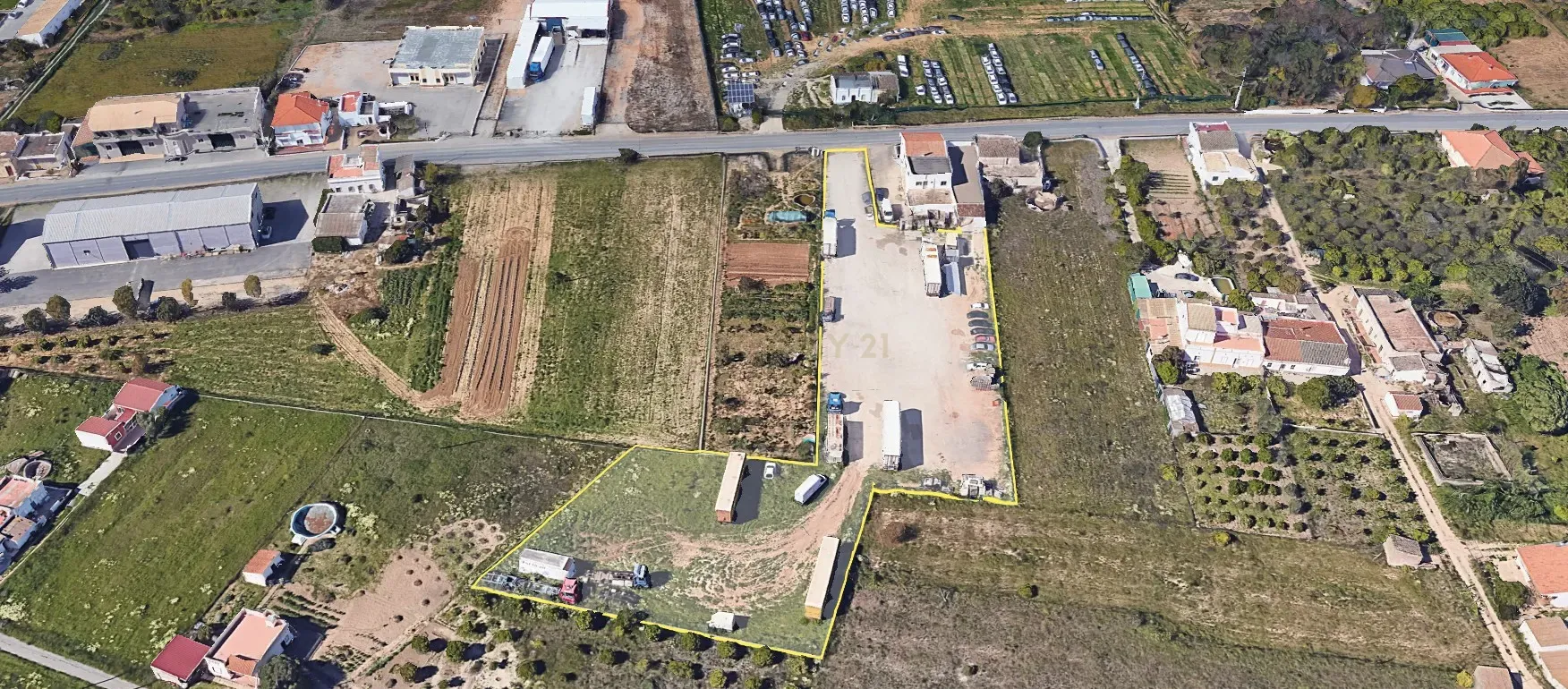 Terreno Urbanizável 4900m2 com Armazém em Mar e Guerra | Faro - Image 2