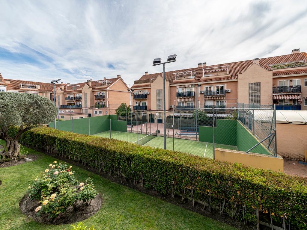 Apartamento de Luxo com Terraço em Comunidade Fechada - Madrid - Image 2