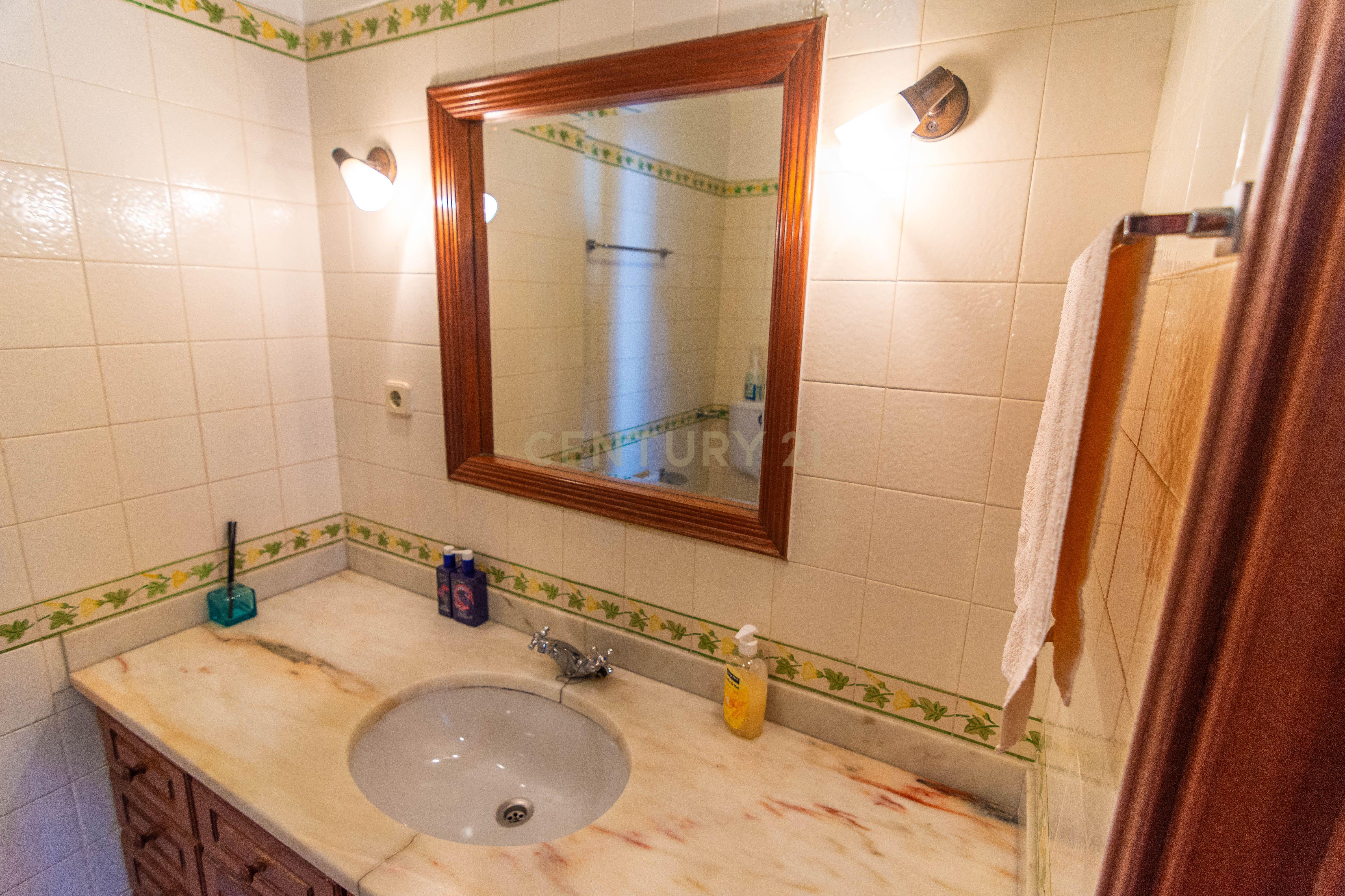 Apartamento T3 em Cascais com Vista Mar e Terraço - Image 23