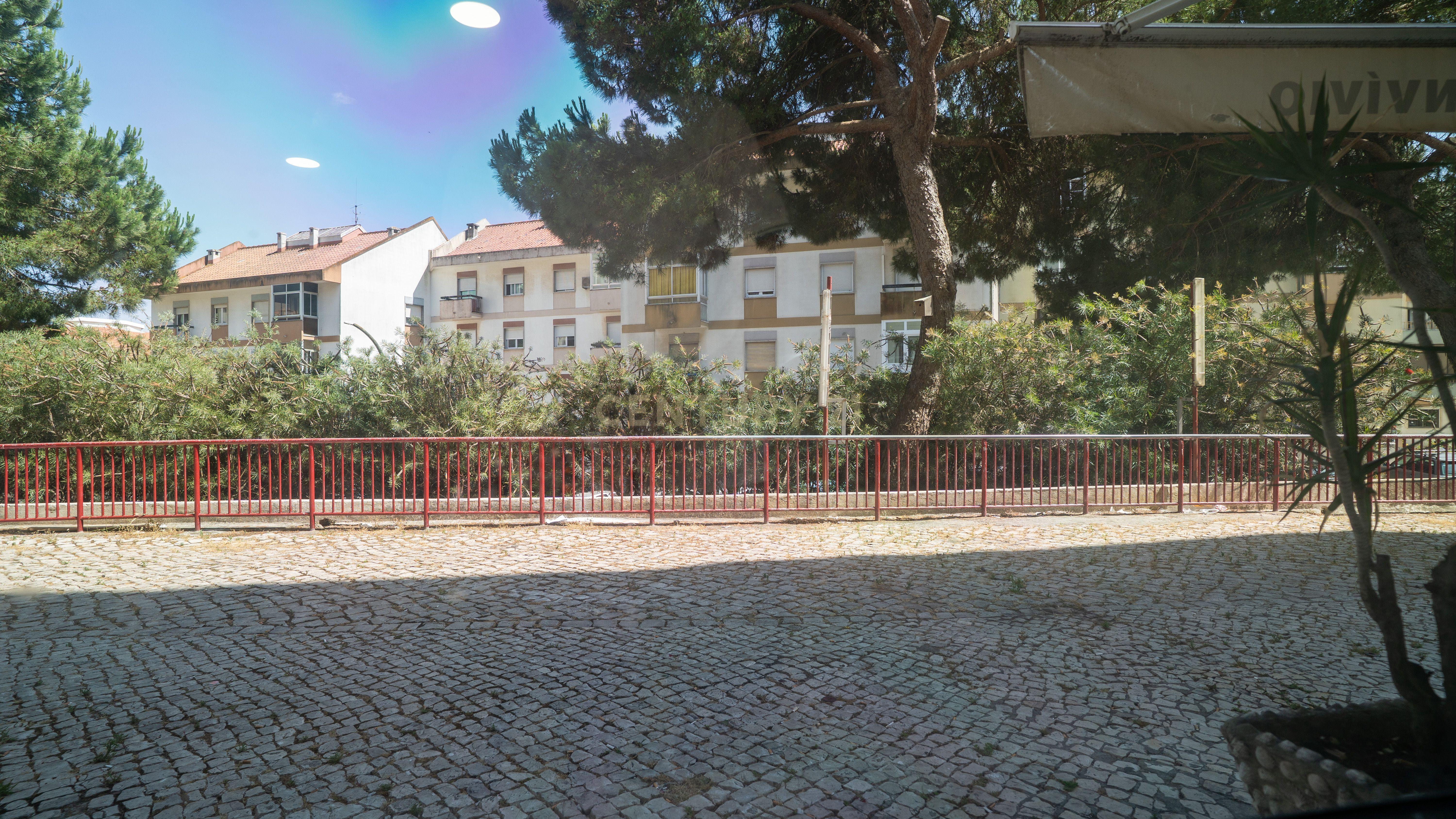 Escritório Mobilado para Arrendamento – Ramada, Odivelas | 92m² | 1.000€/mês - Image 13