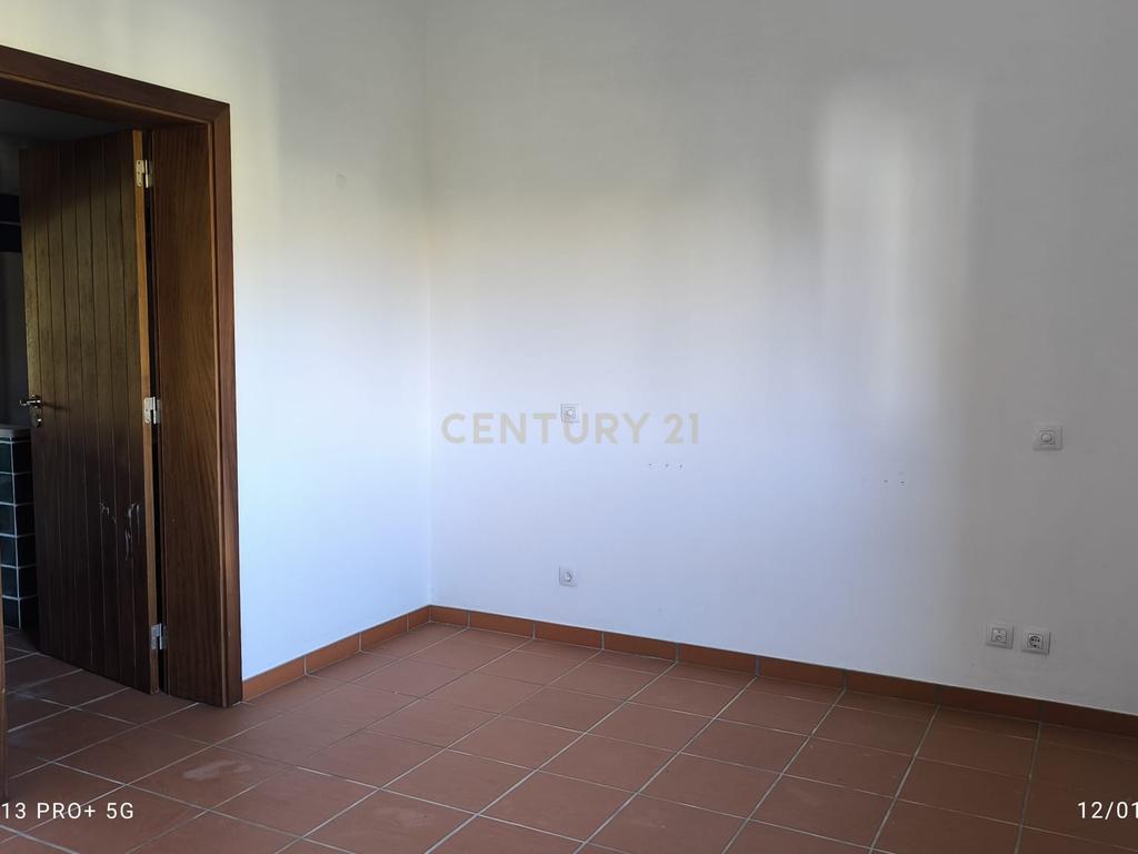 Moradia T2, em banda com terraço e jardim - Image 17