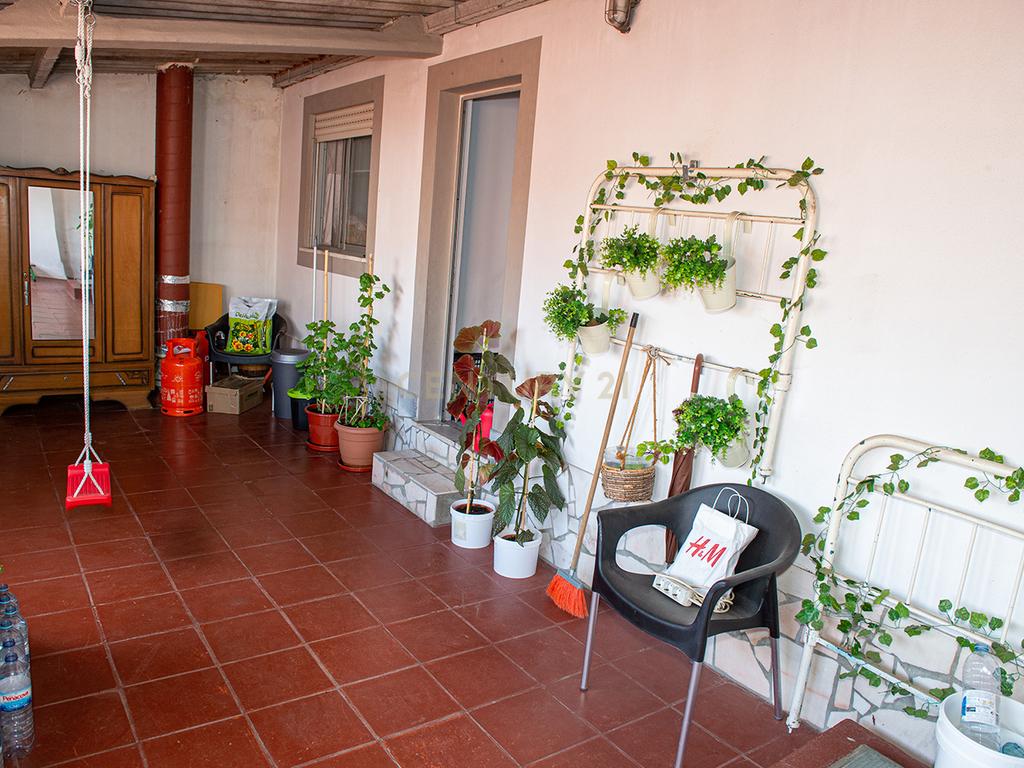 Restaurante com 60 lugares e um Apartamento T2 - Image 19