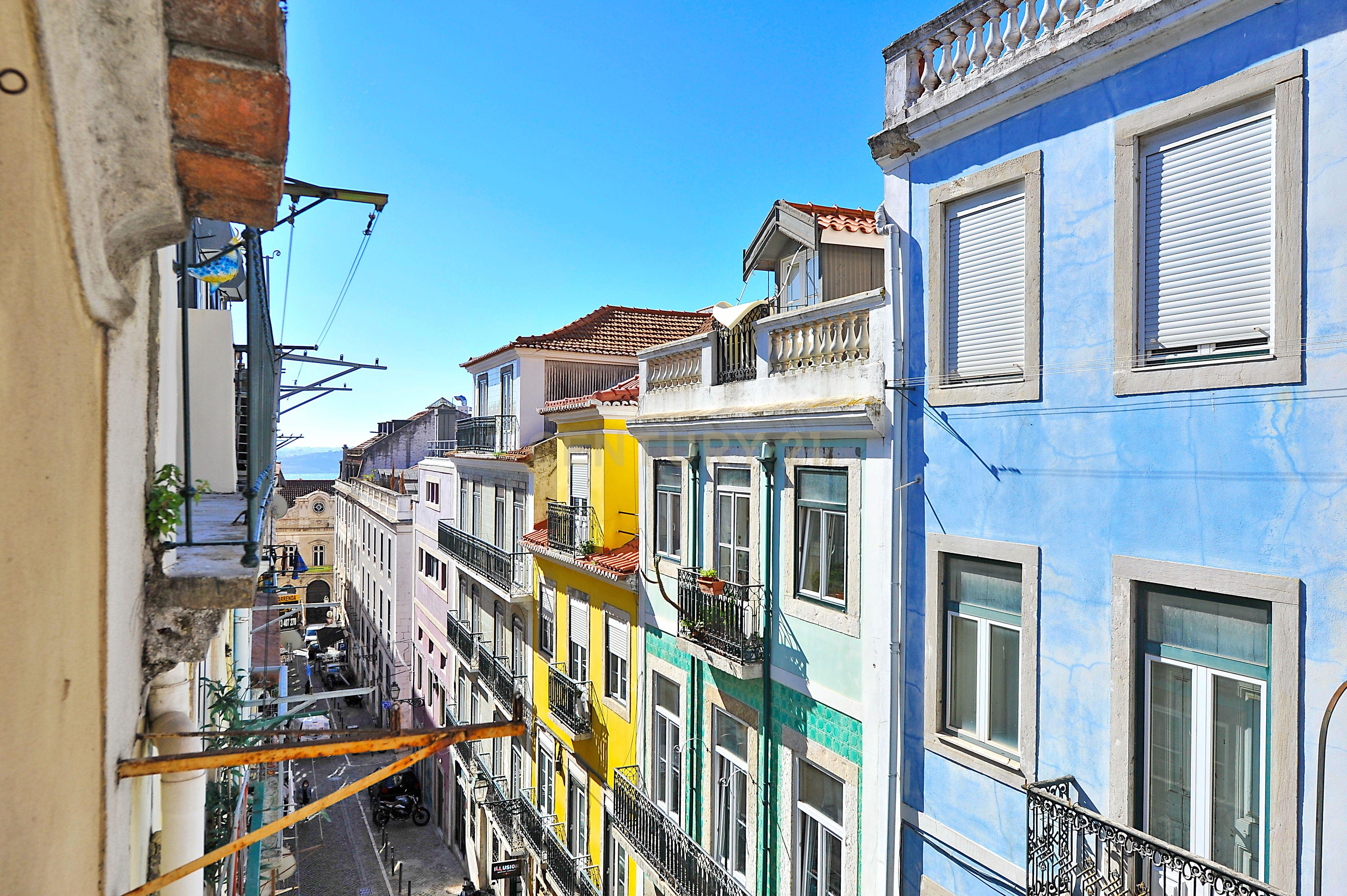 Prédio bem conservado na Rua Luz Soriano. Em Venda! - Image 4