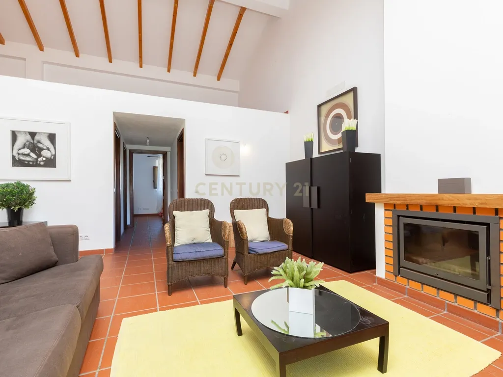 Moradia geminada T2 com terraço e jardim - Image 4