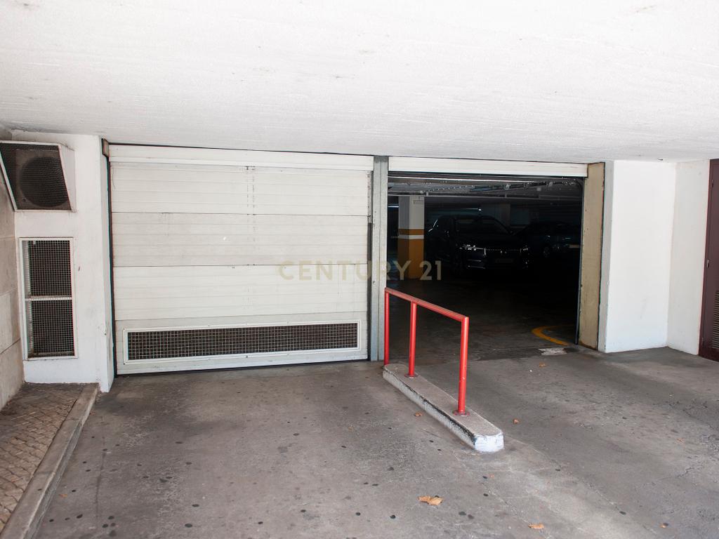 Lugar de Garagem em Zona Premium de Miraflores - Image 3