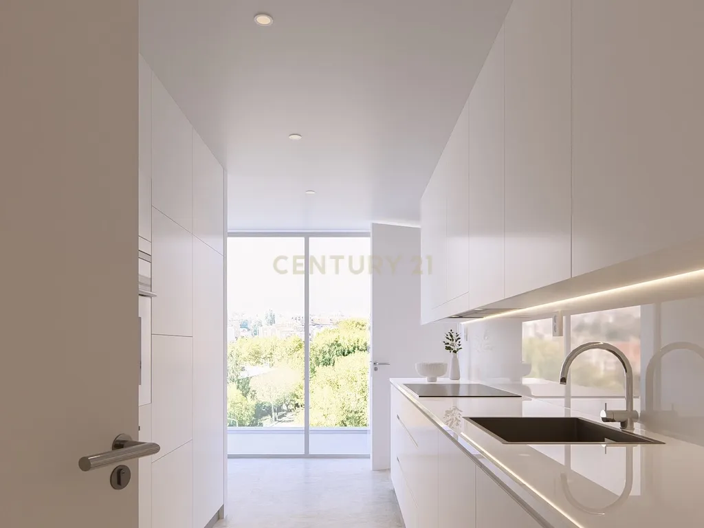 Condomínio do Sobreiro | T3 com 167m2 em Matosinhos, Senhora da Hora, junto ao metro - Image 2