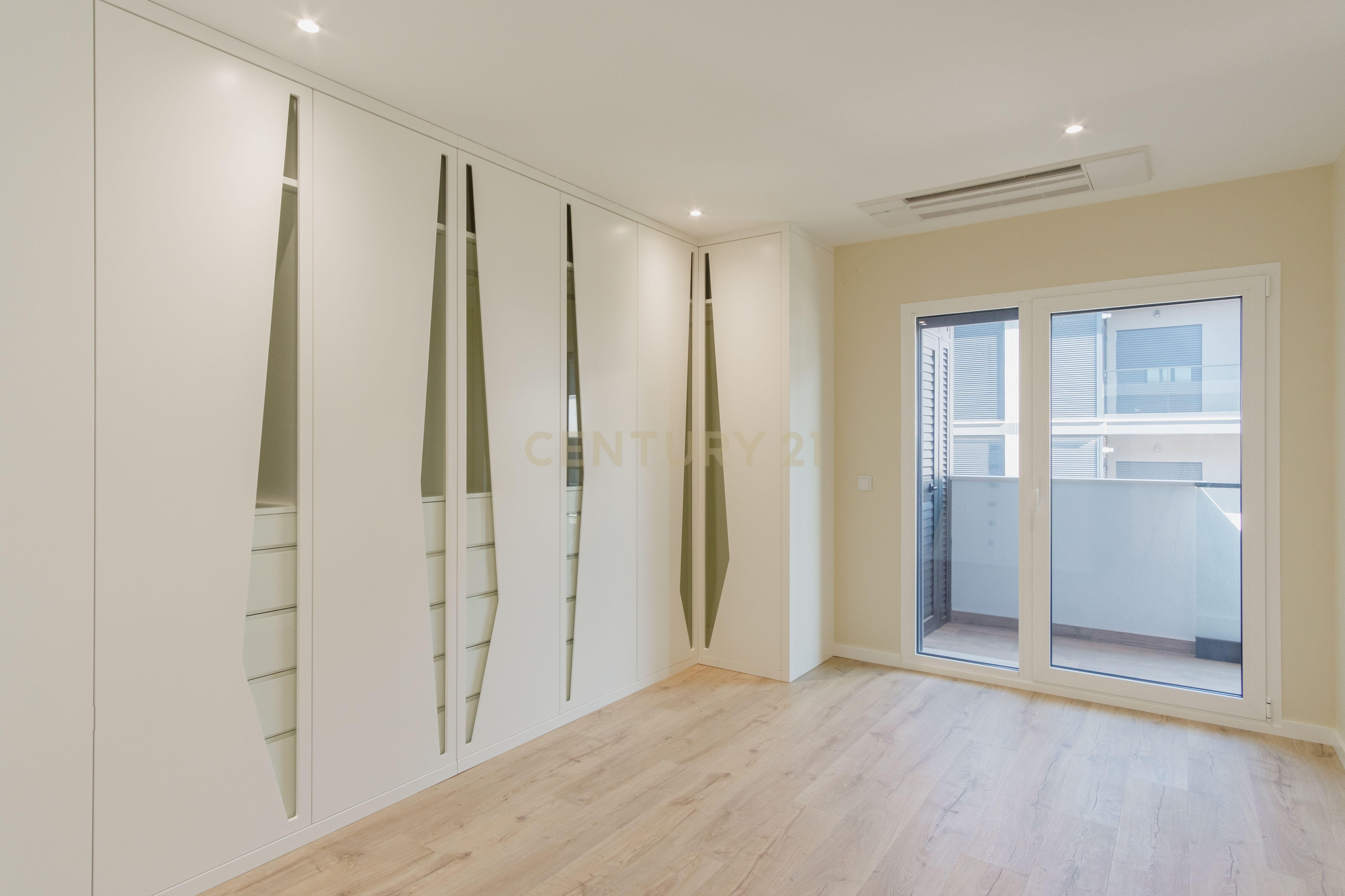 T3 - Luxuoso Apartamento Novo no Montijo com Vista Panorâmica - Image 22