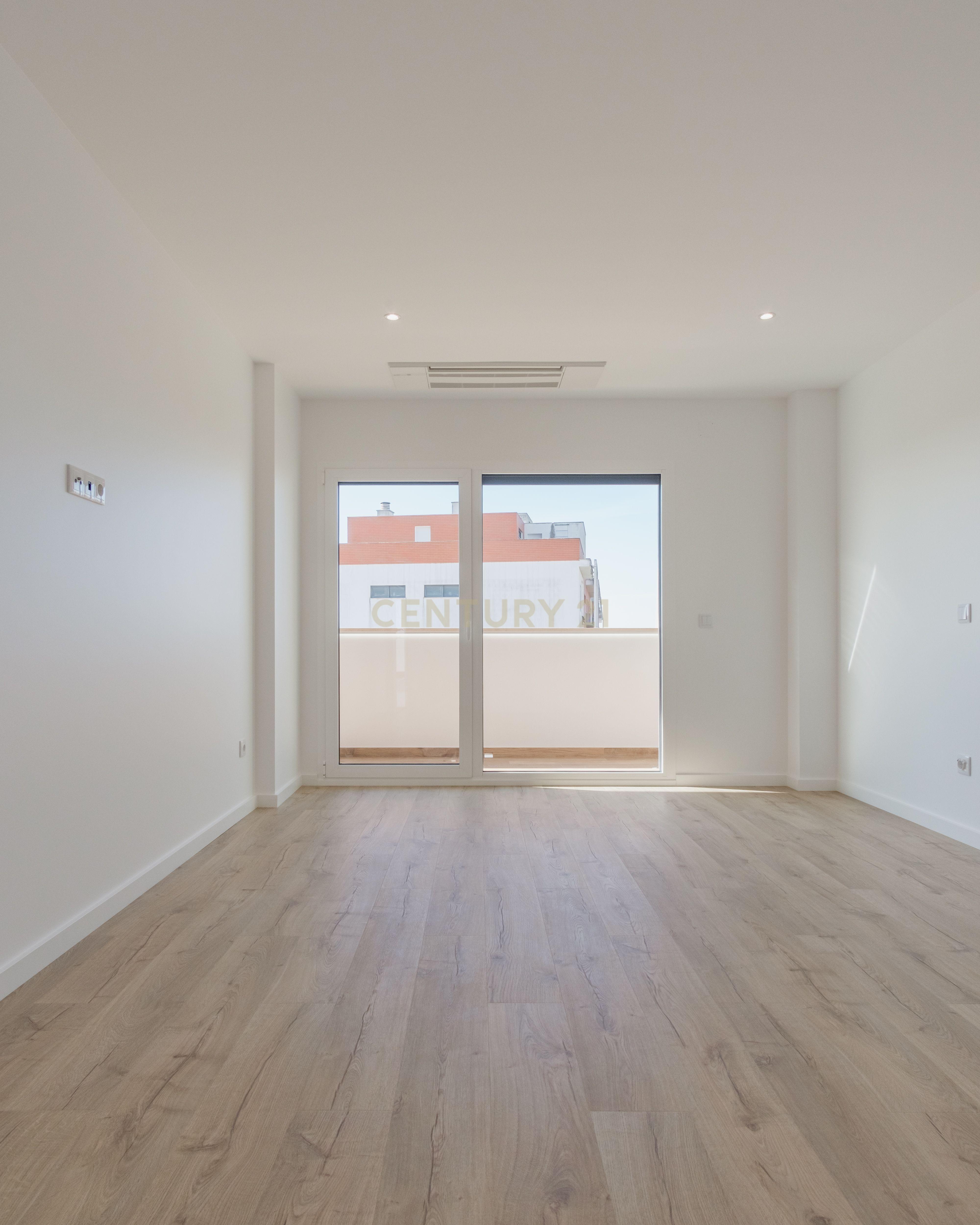 T3 - Luxuoso Apartamento Novo no Montijo com Vista Panorâmica - Image 23