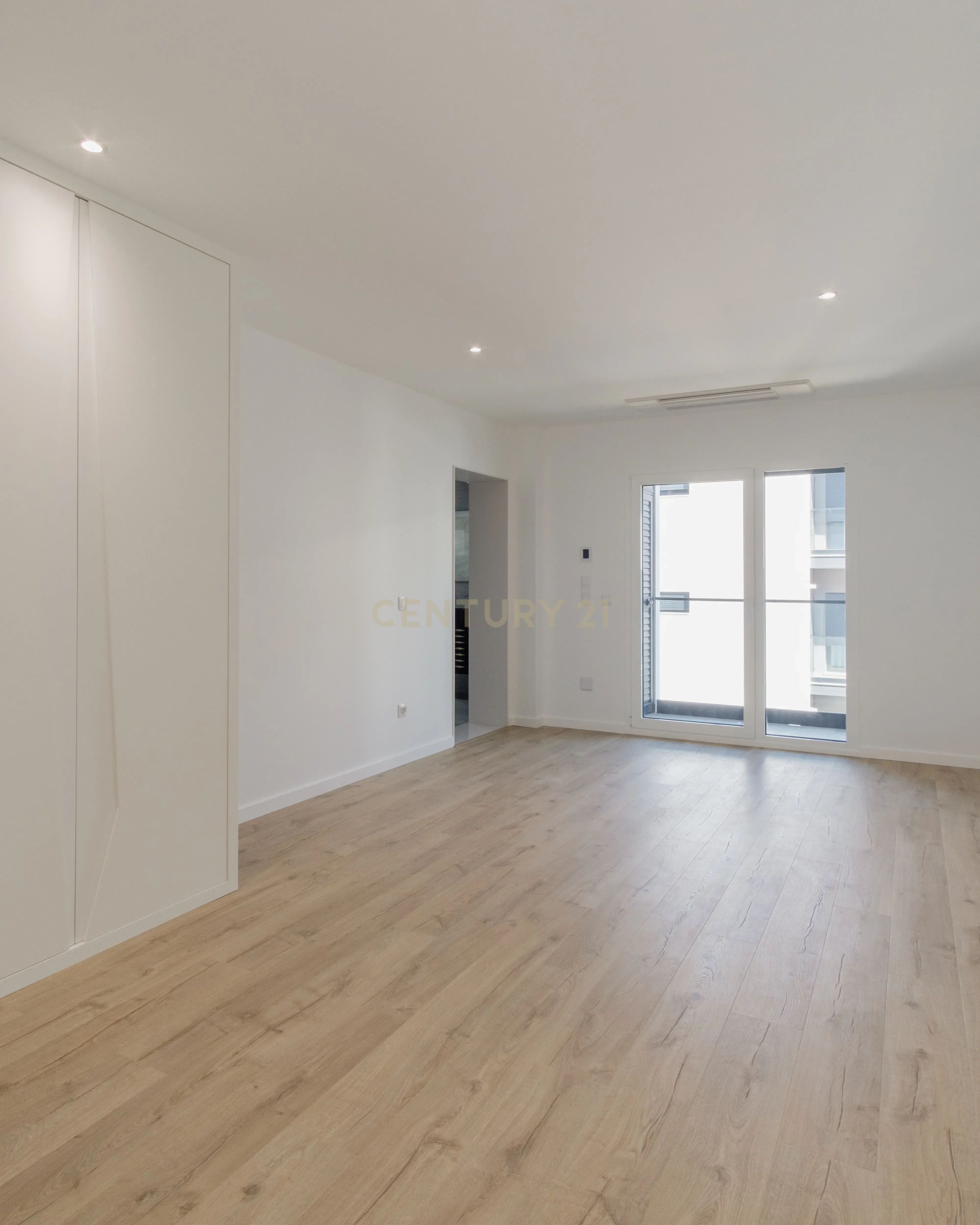 T4 Apartamento Novo no Montijo - Image 25