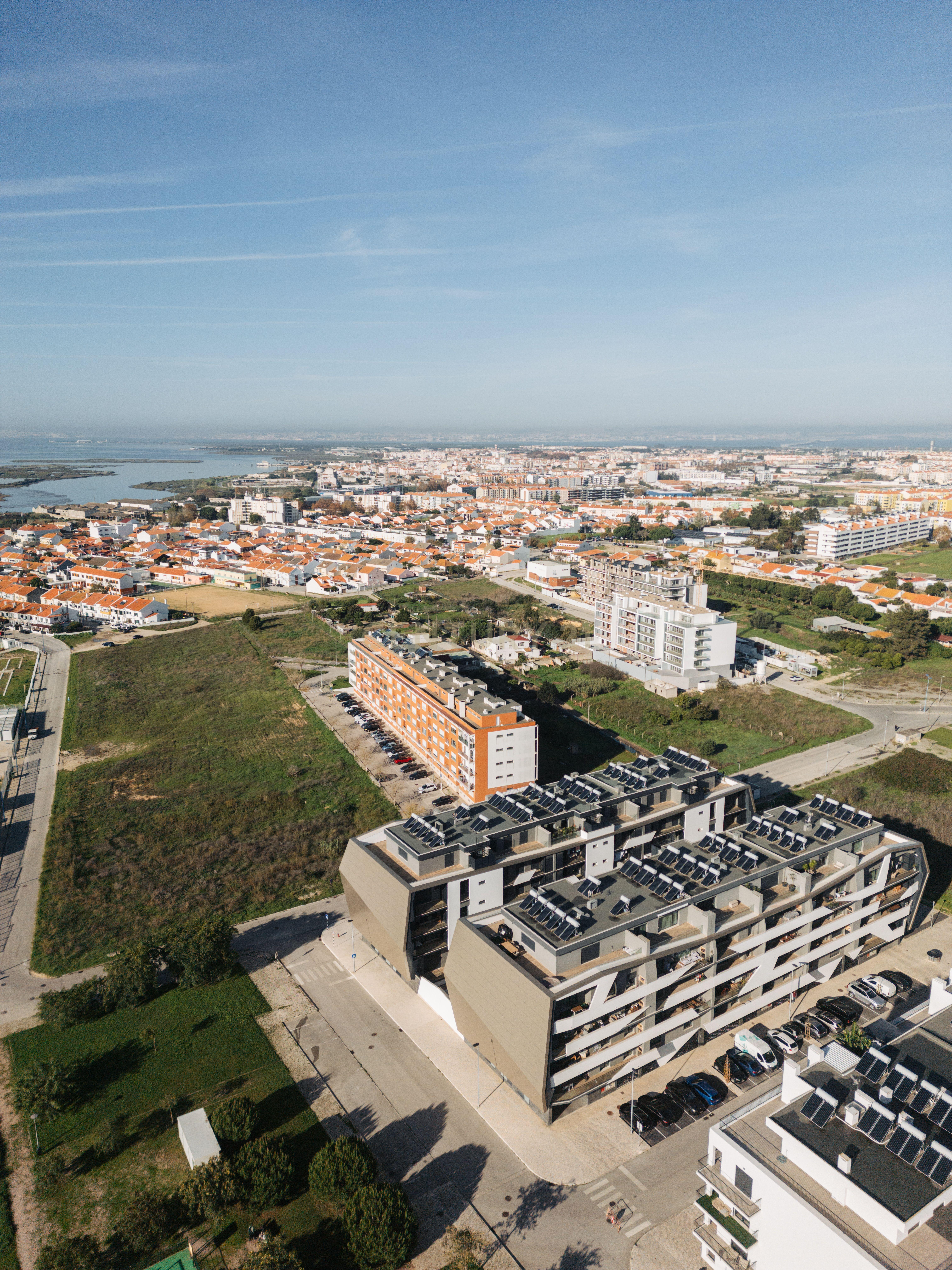 T3 - Luxuoso Apartamento Novo no Montijo com Vista Panorâmica - Image 28